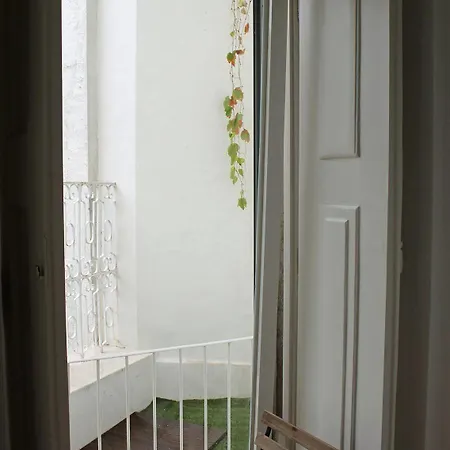 The Elevator Hostal Lisboa
